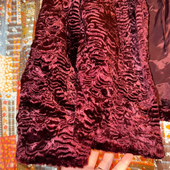 Peck and peck red fuzzy coat - Picture 2 of 3